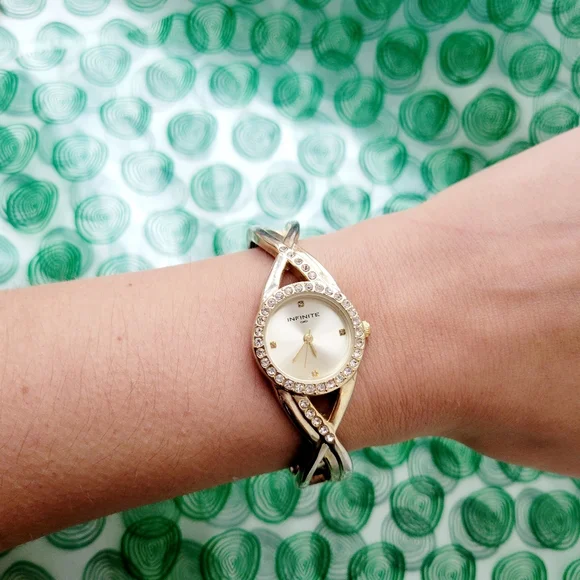 Debanham's Infinite Rhinestone Quartz Classic Watch - Picture 5 of 14